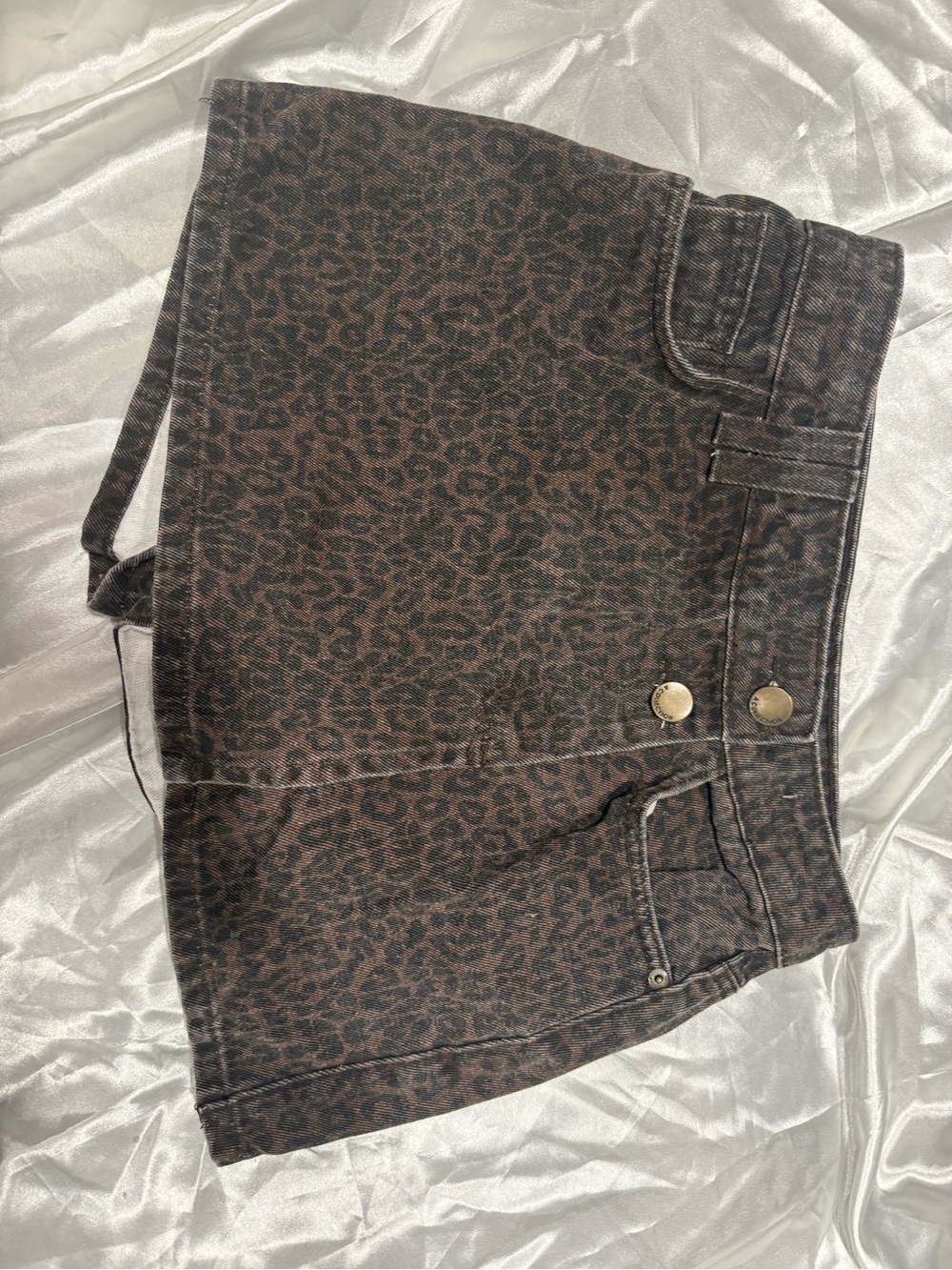 Women’s Leopard Print Brown Shorts - Stylish High-Waist Cut